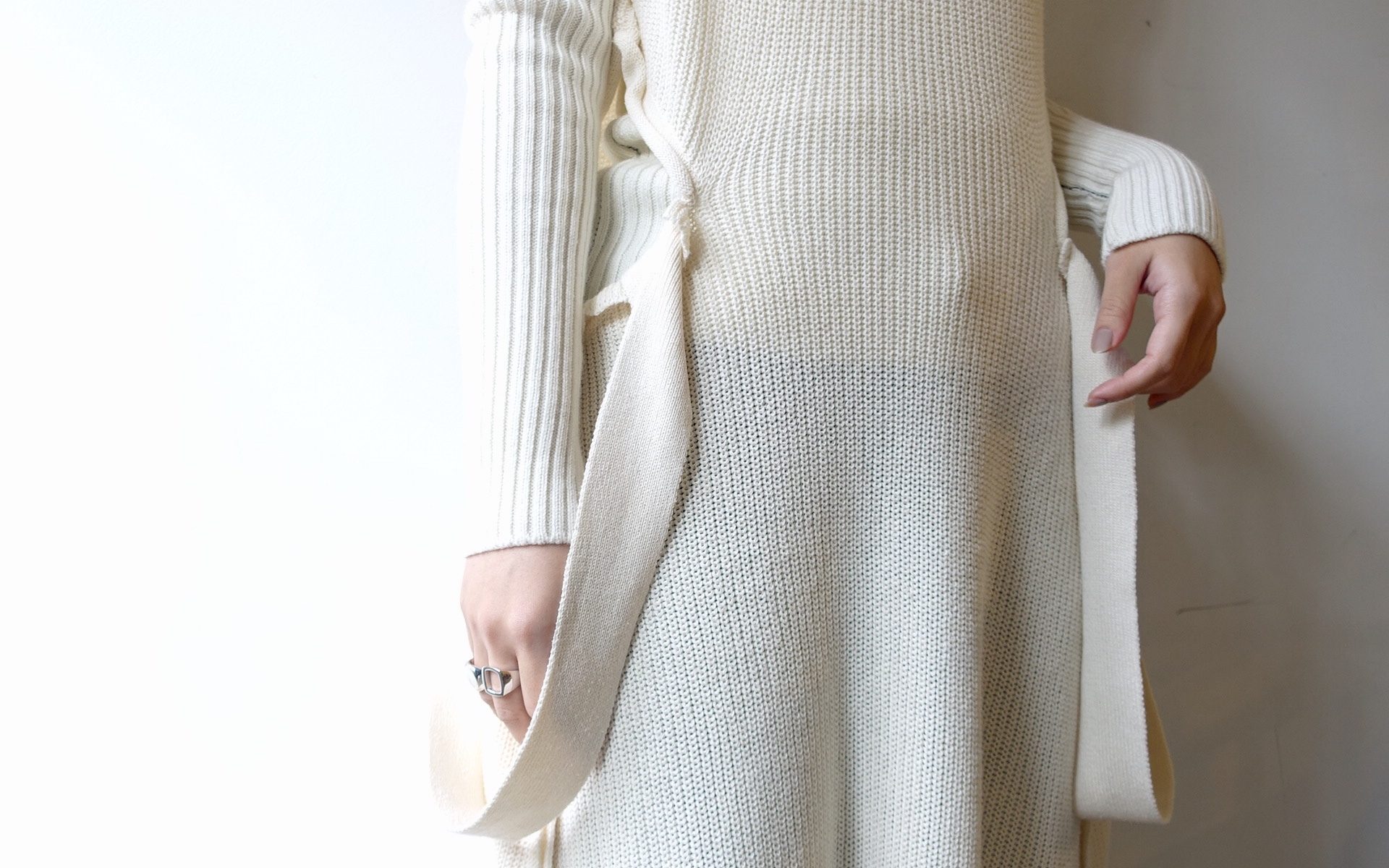 AKANE UTSUNOMIYA “silk knit one-piece” new in – LA VILLA ROUGE Blog